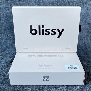 2 NEW blissy 100% Pure Mulberry Silk Pillowcases Standard White